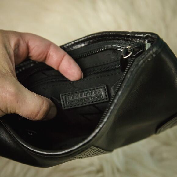 Levenger Black Leather Croc Embossed Zip Wrist Strap Purse Clutch Wristlet Bag - Picture 3 of 6